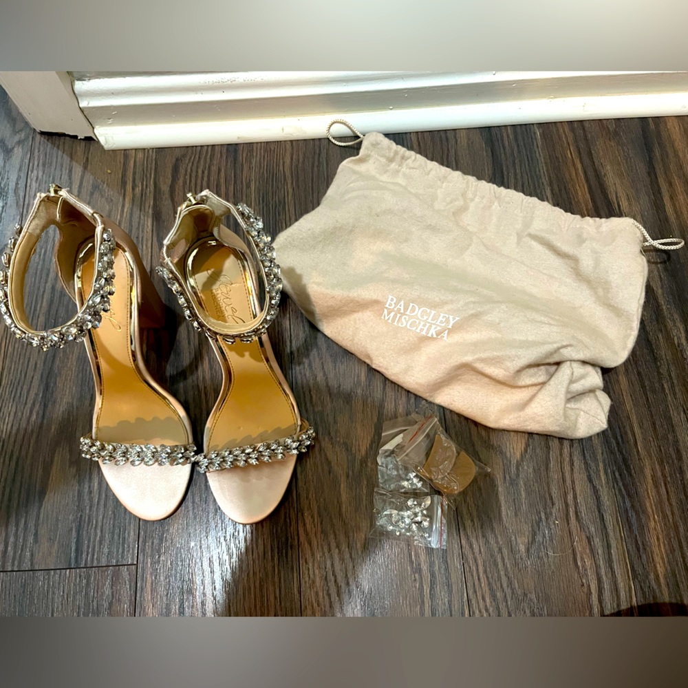Jewel Badgley Mischka
